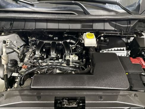 Used 2024 Nissan Pathfinder SV AWD/4WD image 25