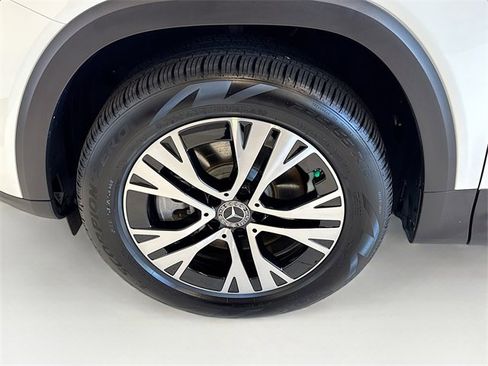 Certified 2025 Mercedes-Benz GLB 250 4MATIC image 32