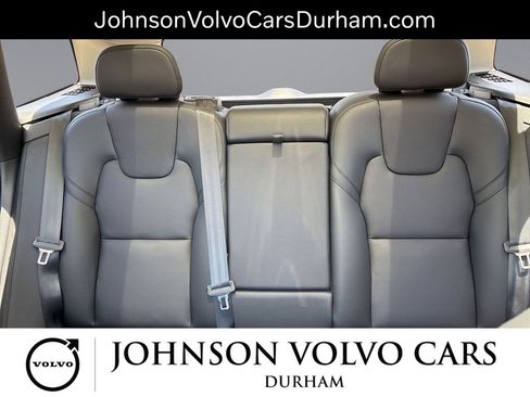 Used 2023 Volvo XC60 B5 Plus AWD/4WD image 26