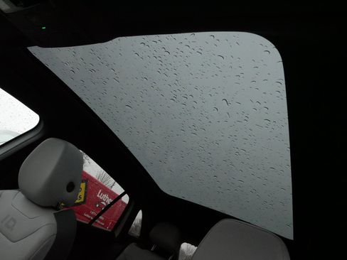 Certified 2022 Volkswagen ID.4 Pro S image 30