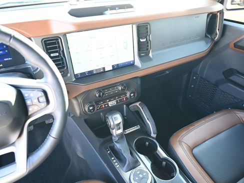 Used 2024 Ford Bronco Outer Banks image 34
