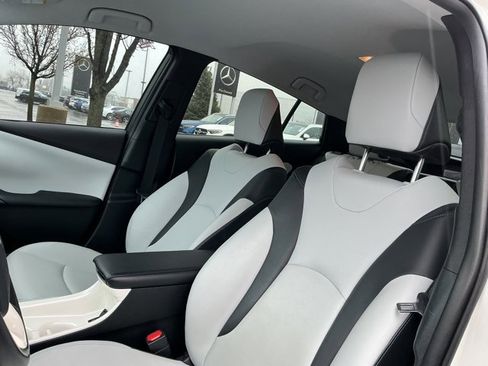 Used 2018 Toyota Prius Prime Advanced image 10