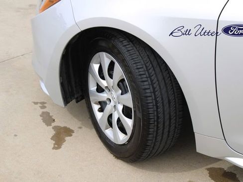 Used 2024 Toyota Corolla LE image 8