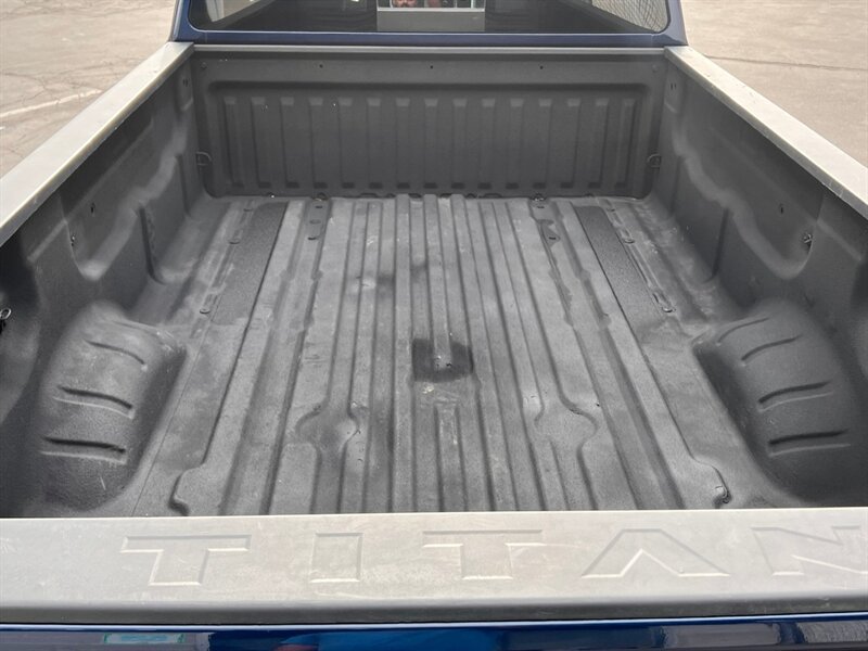 Used 2018 Nissan Titan SV AWD/4WD image 6