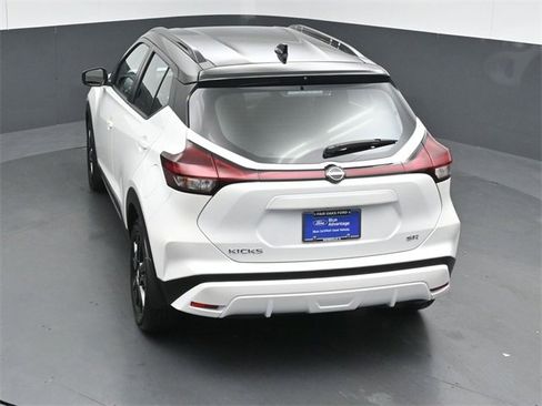 Used 2023 Nissan Kicks SR image 48