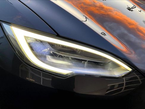 Used 2021 Tesla Model S Plaid image 28