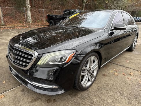 Used 2019 Mercedes-Benz S 560 Sedan image 3