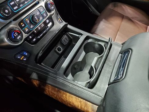 Used 2019 Chevrolet Tahoe Premier w/ Premier Plus Edition RWD image 36