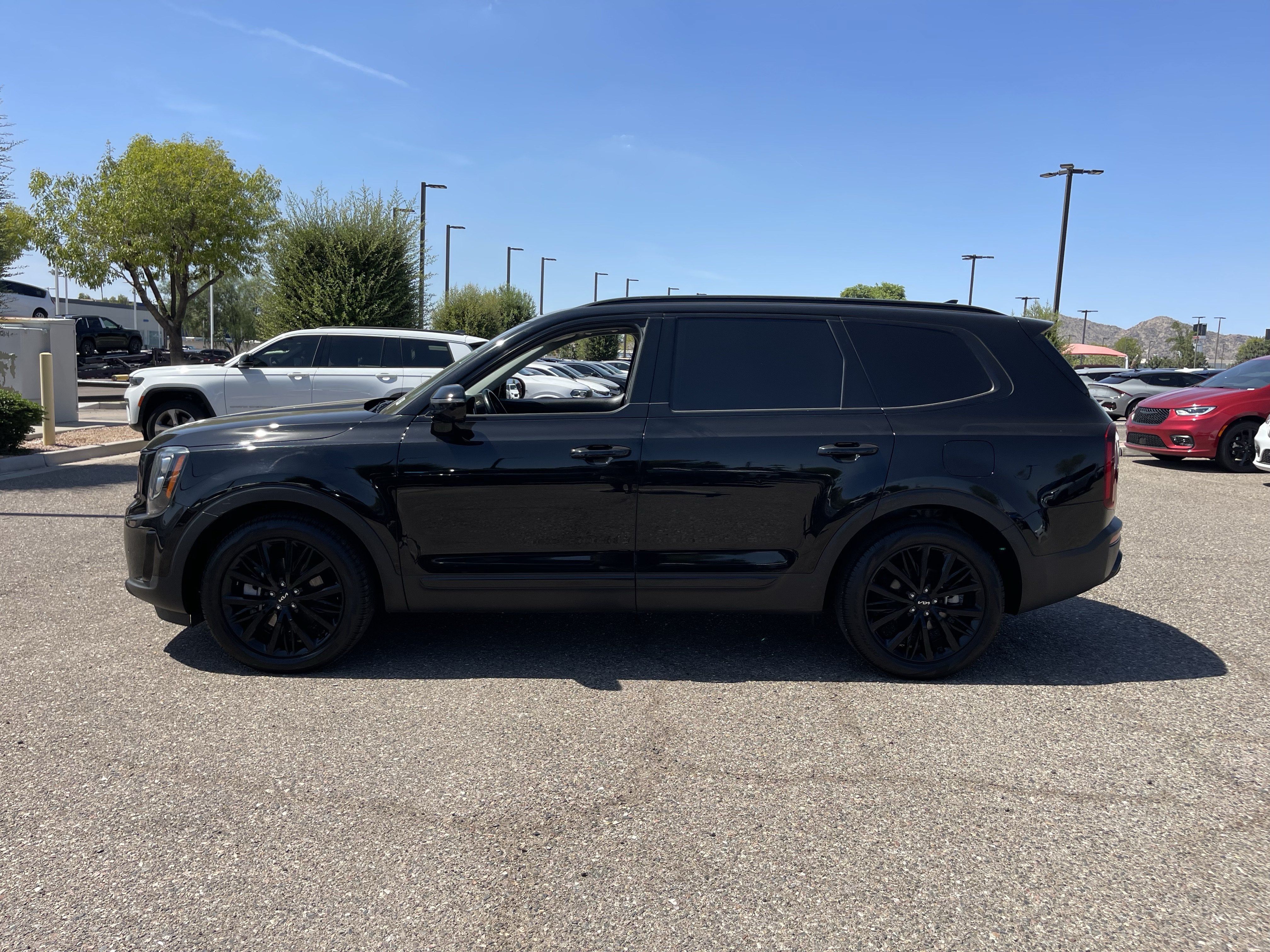 Used 2022 Kia Telluride SX FWD image 3