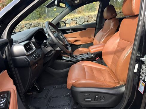 Used 2019 Kia Sorento SX image 13