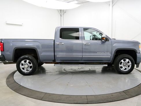 Used 2016 GMC Sierra 3500 Denali w/ Suspension Package, Off-Road AWD/4WD image 8