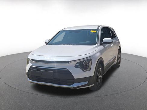 Used 2026 Kia Niro LX FWD image 3