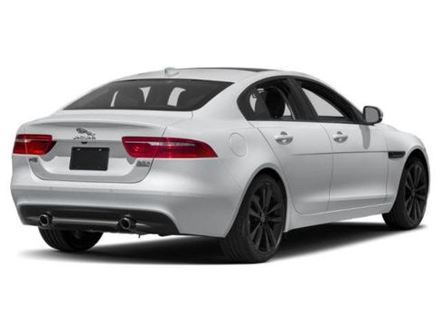 Used 2019 Jaguar XE image 2