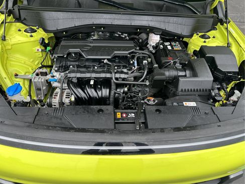 Certified 2025 Hyundai Kona SEL AWD/4WD image 25