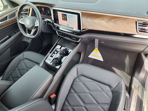 New 2026 Volkswagen Atlas SEL Premium R-Line AWD/4WD image 15