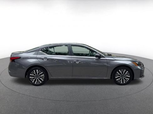 Used 2026 Nissan Altima 2.5 SV FWD image 17