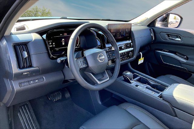 New 2026 Nissan Pathfinder SL w/ SL Premium Package FWD image 7