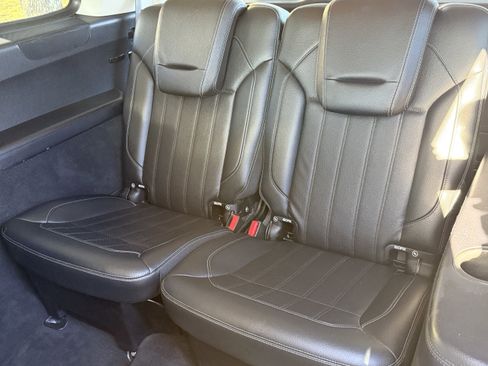 Used 2015 Mercedes-Benz GL 450 4MATIC image 24