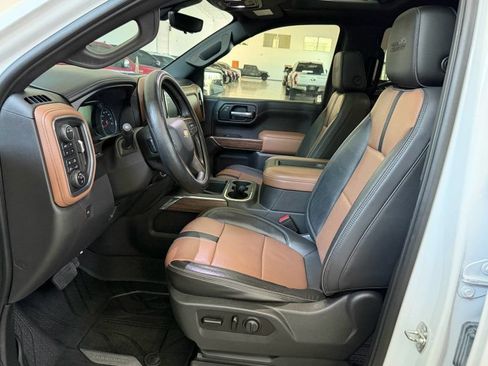 Used 2021 Chevrolet Silverado 1500 High Country w/ Technology Package AWD/4WD image 13