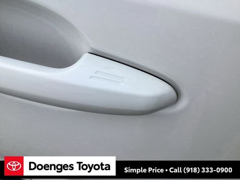 Used 2024 Toyota RAV4 XLE image 17