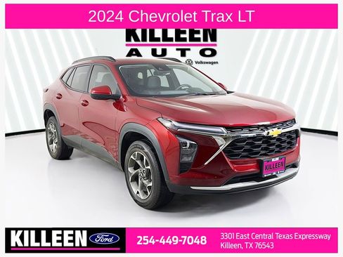 Used 2024 Chevrolet Trax LT w/ Driver Confidence Package FWD image 1