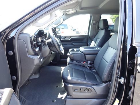 Used 2023 Chevrolet Silverado 1500 LT AWD/4WD image 18