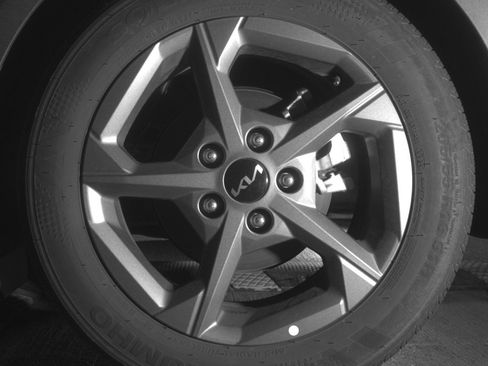 Used 2025 Kia K4 FWD image 14