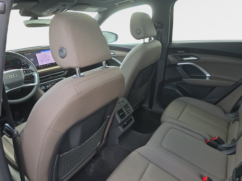 Certified 2025 Audi Q5 Premium w/ Premium Plus AWD/4WD image 10