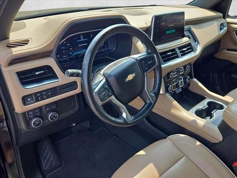 Used 2024 Chevrolet Suburban Premier AWD/4WD image 10