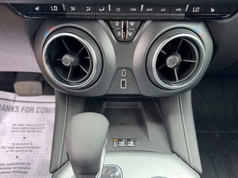Used 2024 Chevrolet Blazer LT w/ Convenience Package FWD image 16