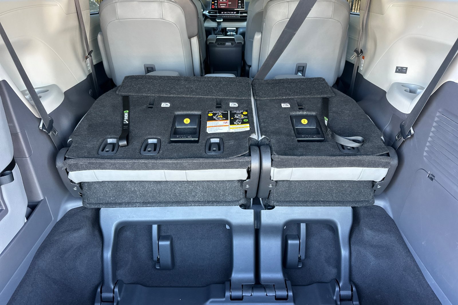 Certified 2023 Toyota Sienna XLE FWD image 20