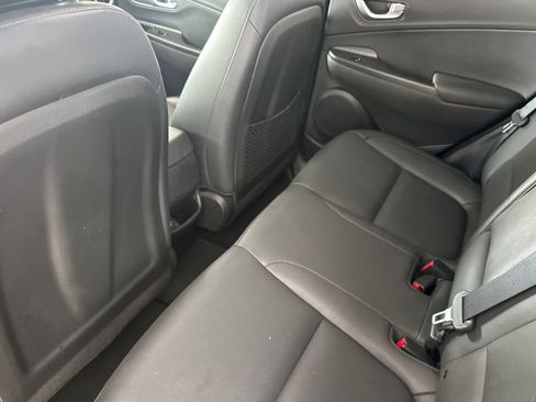 Used 2023 Hyundai Kona Limited w/ Cargo Package FWD image 4