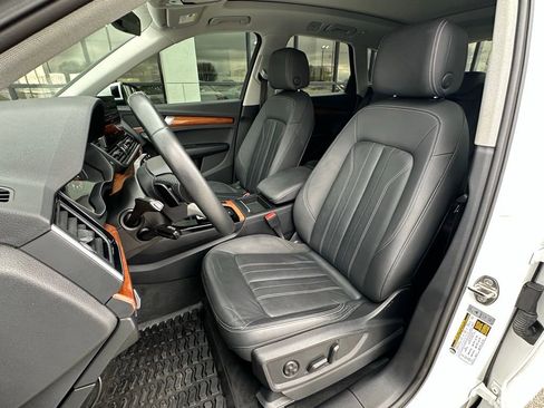 Used 2021 Audi Q5 2.0T Premium w/ Convenience Package image 14