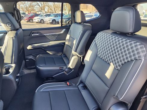 New 2026 GMC Acadia Denali w/ Super Cruise Package FWD image 7