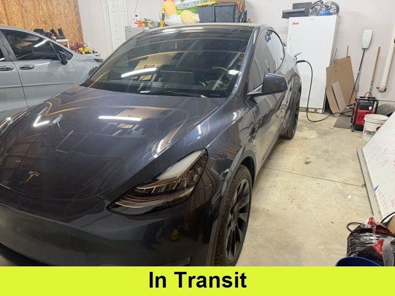 Used 2023 Tesla Model Y Long Range AWD/4WD image 1