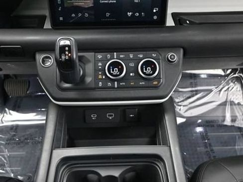 Used 2020 Land Rover Defender 110 SE AWD/4WD image 16