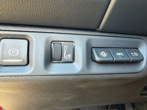 Used 2023 GMC Acadia AT4 w/ Technology Package AWD/4WD image 14