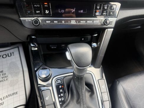 Used 2024 Kia Seltos EX FWD image 28