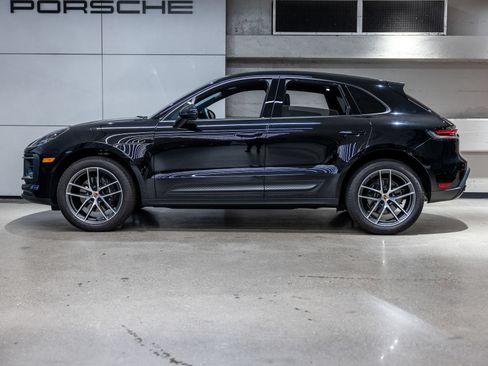 Certified 2024 Porsche Macan w/ Premium Plus Package AWD/4WD image 2
