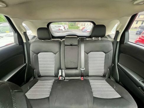 Used 2019 Ford Edge SE AWD/4WD image 15