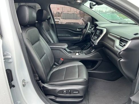 Used 2020 GMC Acadia SLT w/ Premium Package image 12