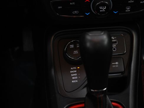 Used 2020 Jeep Compass Trailhawk w/ Leather Interior Group AWD/4WD image 19