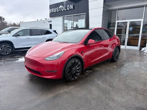 Used 2022 Tesla Model Y Performance image 11