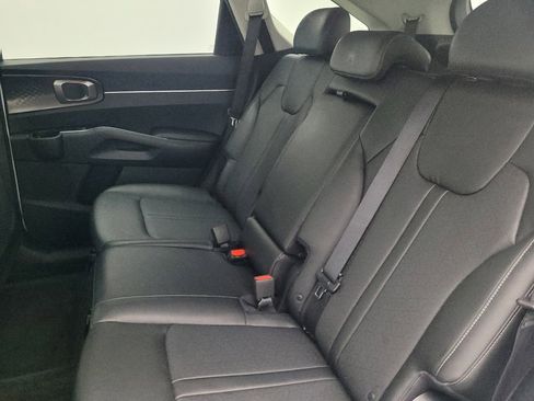 Used 2022 Kia Sorento S image 18