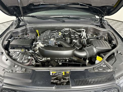 Used 2025 Dodge Durango GT AWD/4WD image 35