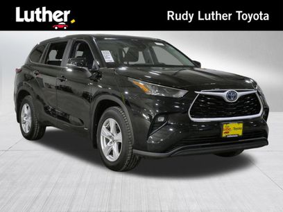 Used 2023 Toyota Highlander LE