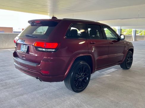 Used 2019 Jeep Grand Cherokee Altitude AWD/4WD image 15