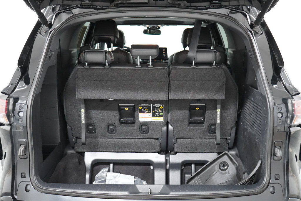 Used 2024 Toyota Sienna XSE w/ XSE Premium Package FWD image 26