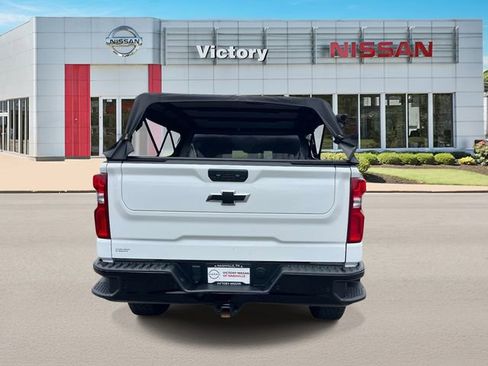 Used 2023 Chevrolet Silverado 1500 ZR2 w/ Technology Package AWD/4WD image 4