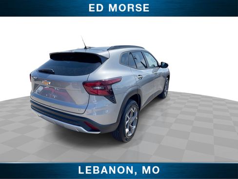 Certified 2025 Chevrolet Trax LT FWD image 8